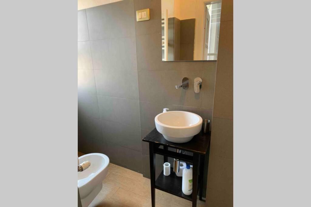 Appartamento Splendido Con Tutti Servizi In Zona Navigli Milánó Kültér fotó